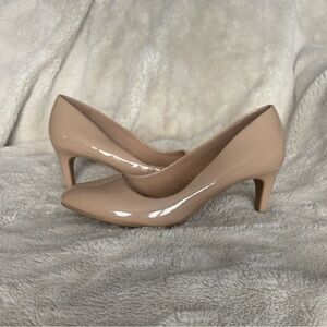 Alex Comfort Nude Patent Heels – Size 6.5 Wide | Glossy Chic | Classic Pump |